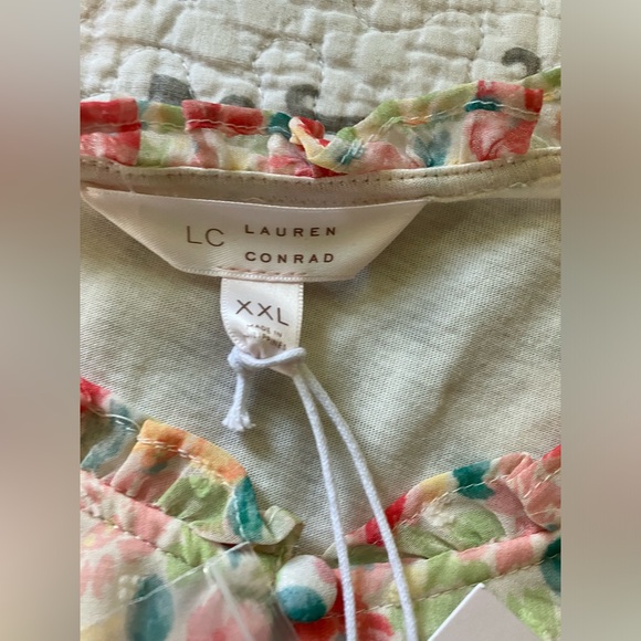 Lauren Conrad Floral Blouse Mixed Media Shell XXL - Picture 3 of 4